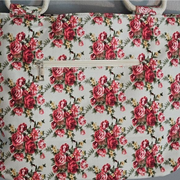 NWT, RED ROSES TOTE BAG - Picture 3 of 6